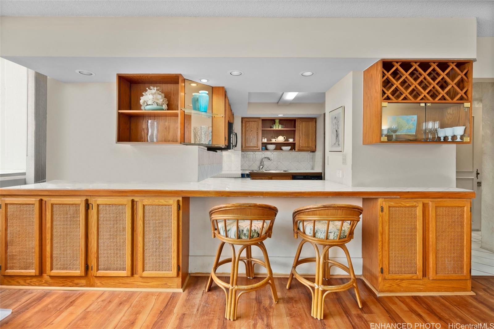 2500 Kalakaua Avenue  Unit 503