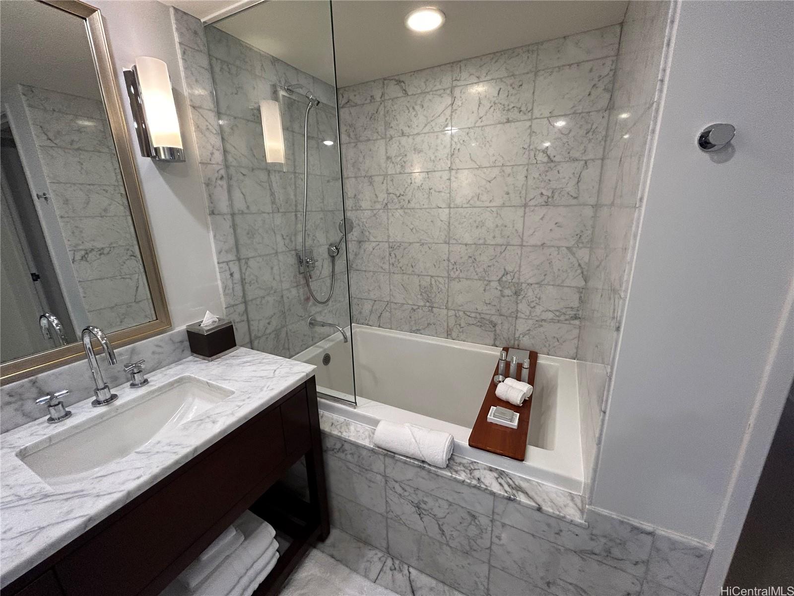 223 Saratoga Road  Unit 802