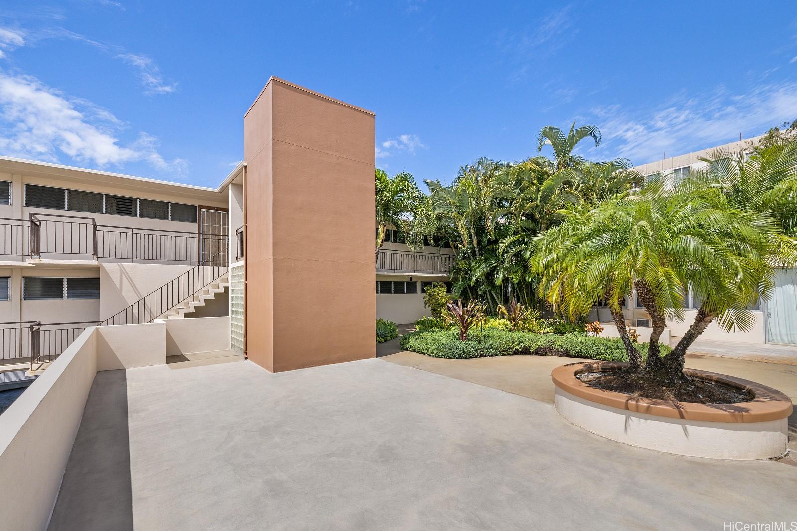 1423 Emerson Street  Unit 111