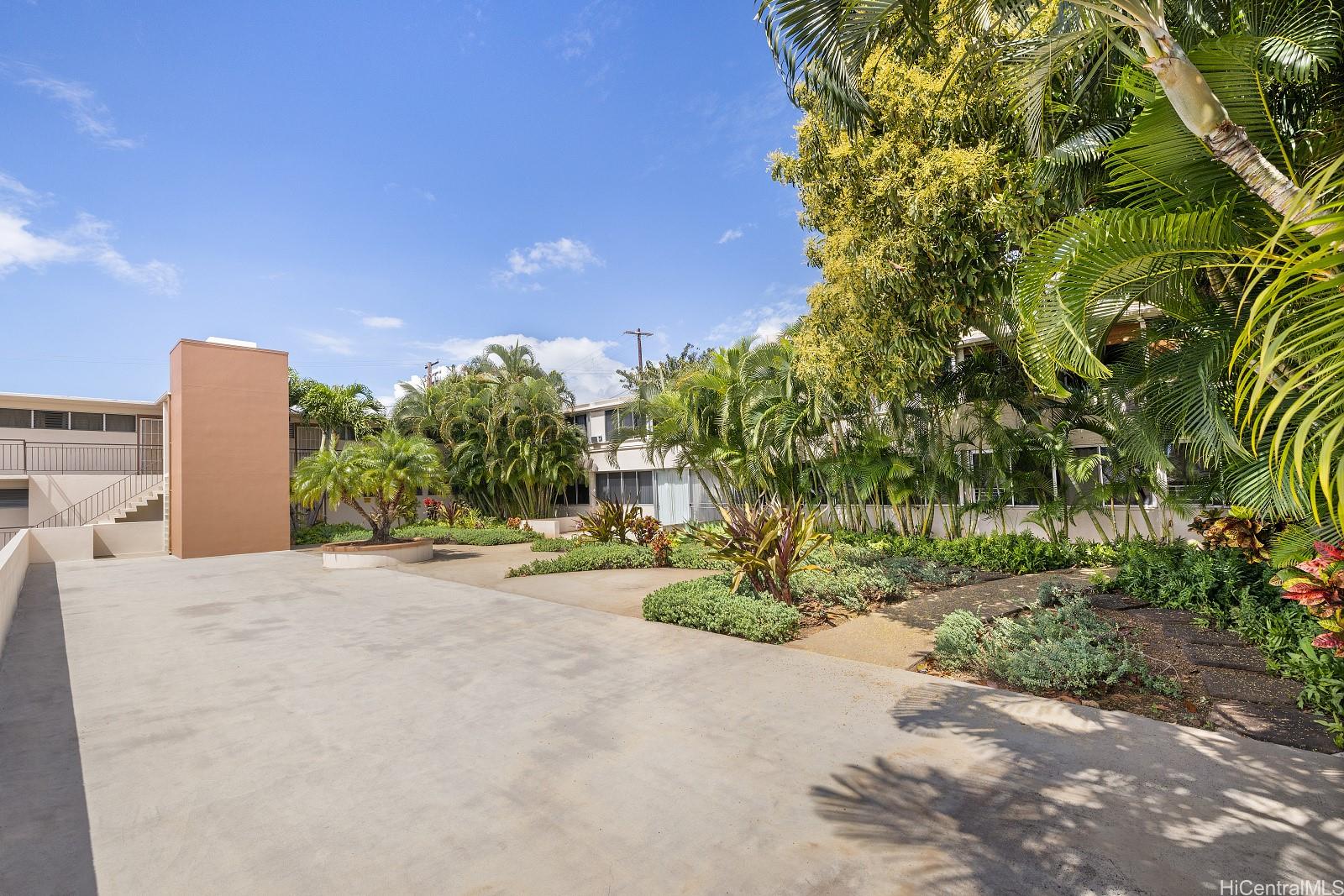 1423 Emerson Street  Unit 111