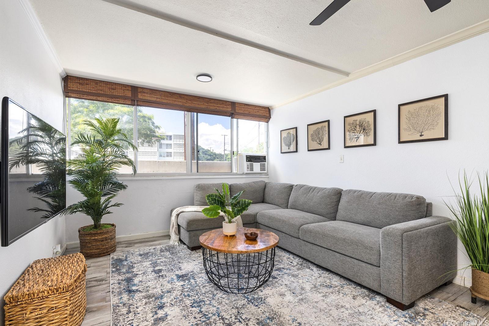 1423 Emerson Street  Unit 111