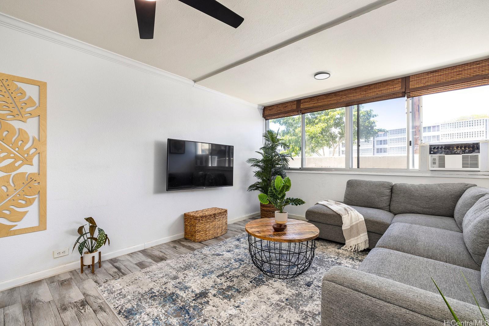 1423 Emerson Street  Unit 111