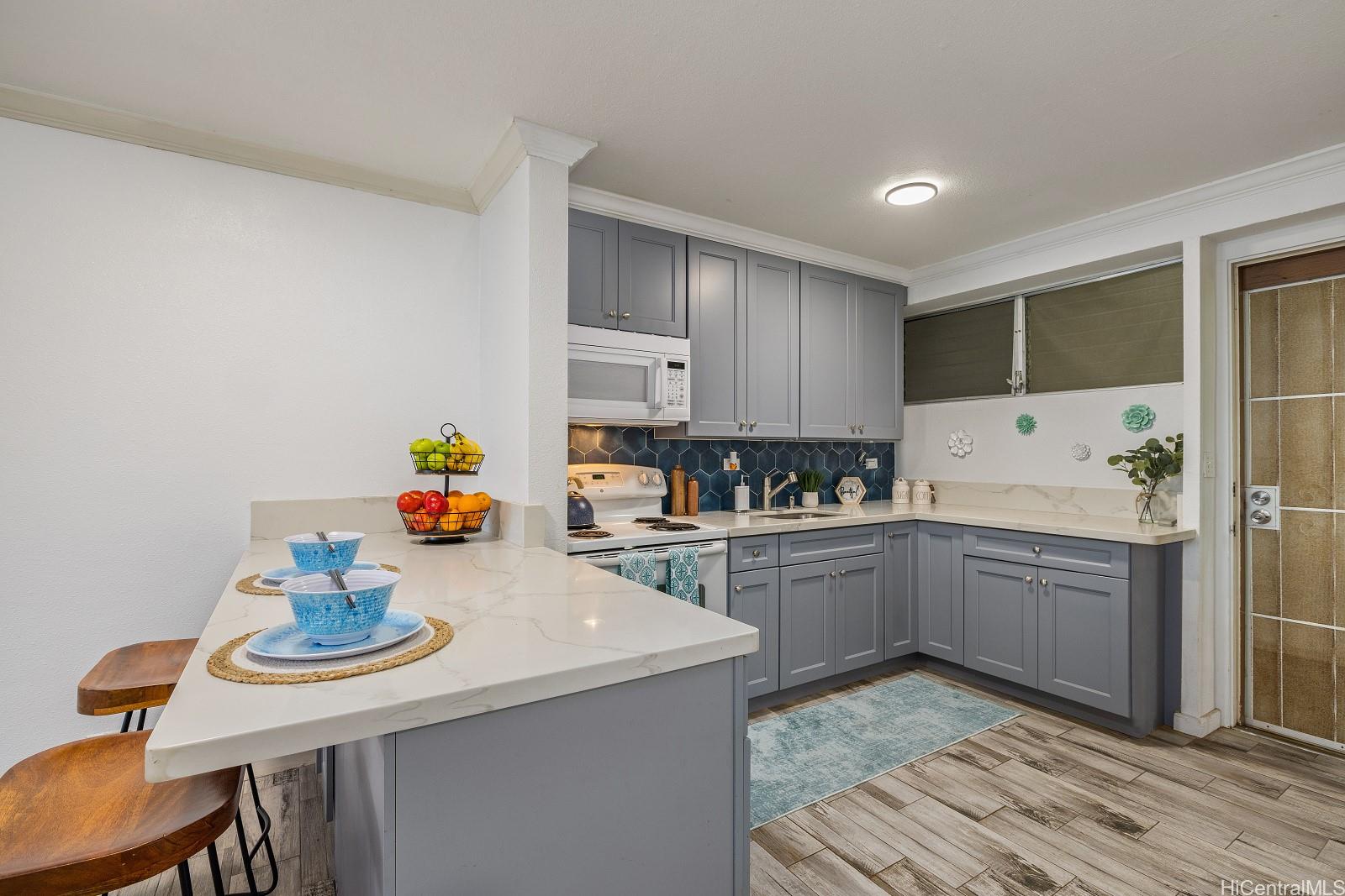 1423 Emerson Street  Unit 111