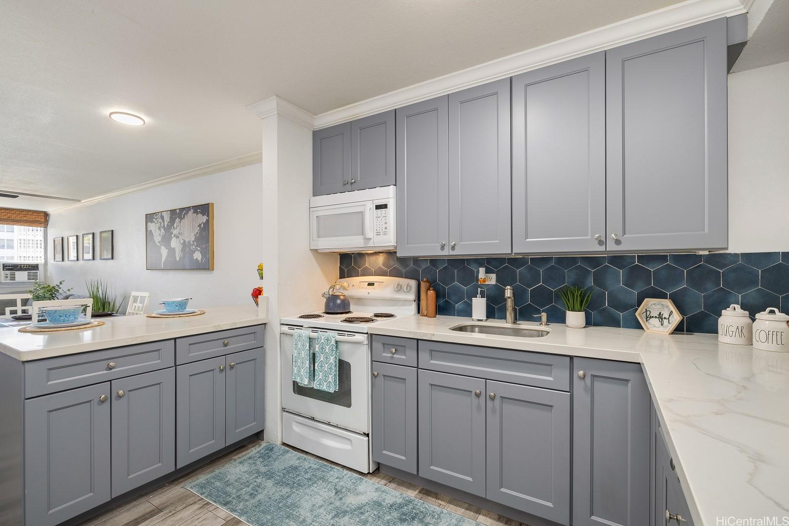 1423 Emerson Street  Unit 111