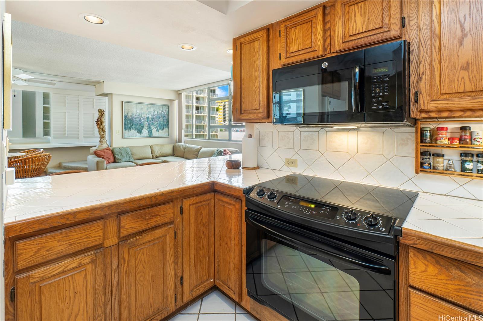 2500 Kalakaua Avenue  Unit 503