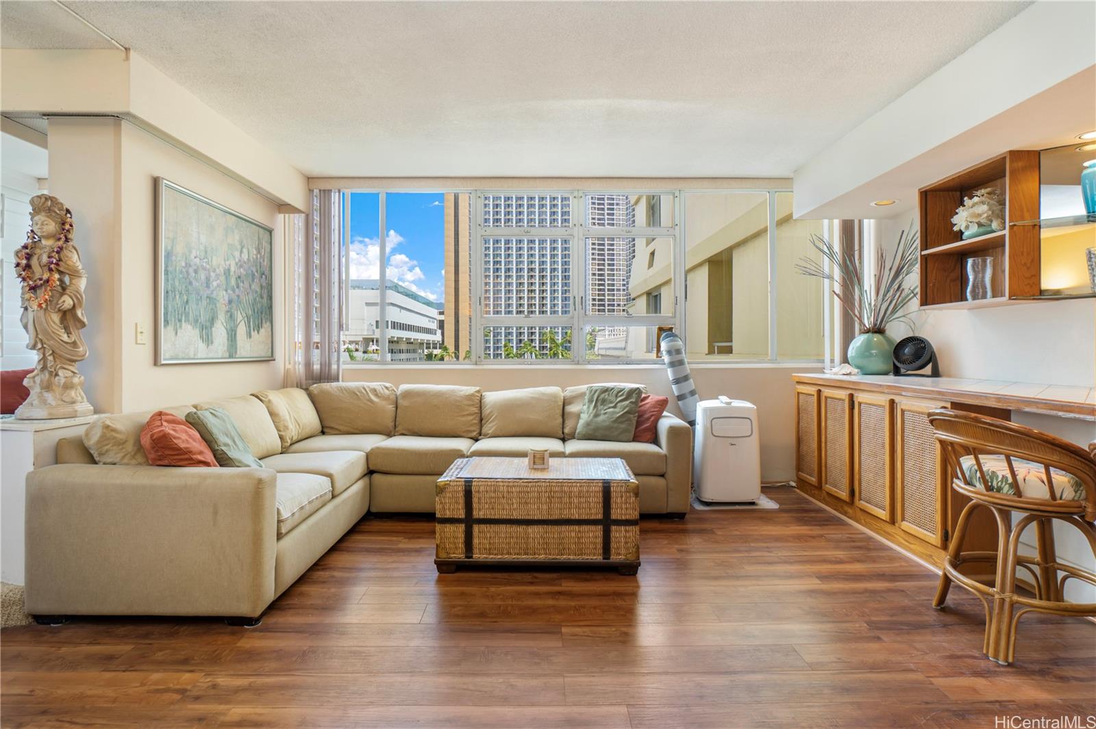 2500 Kalakaua Avenue  Unit 503