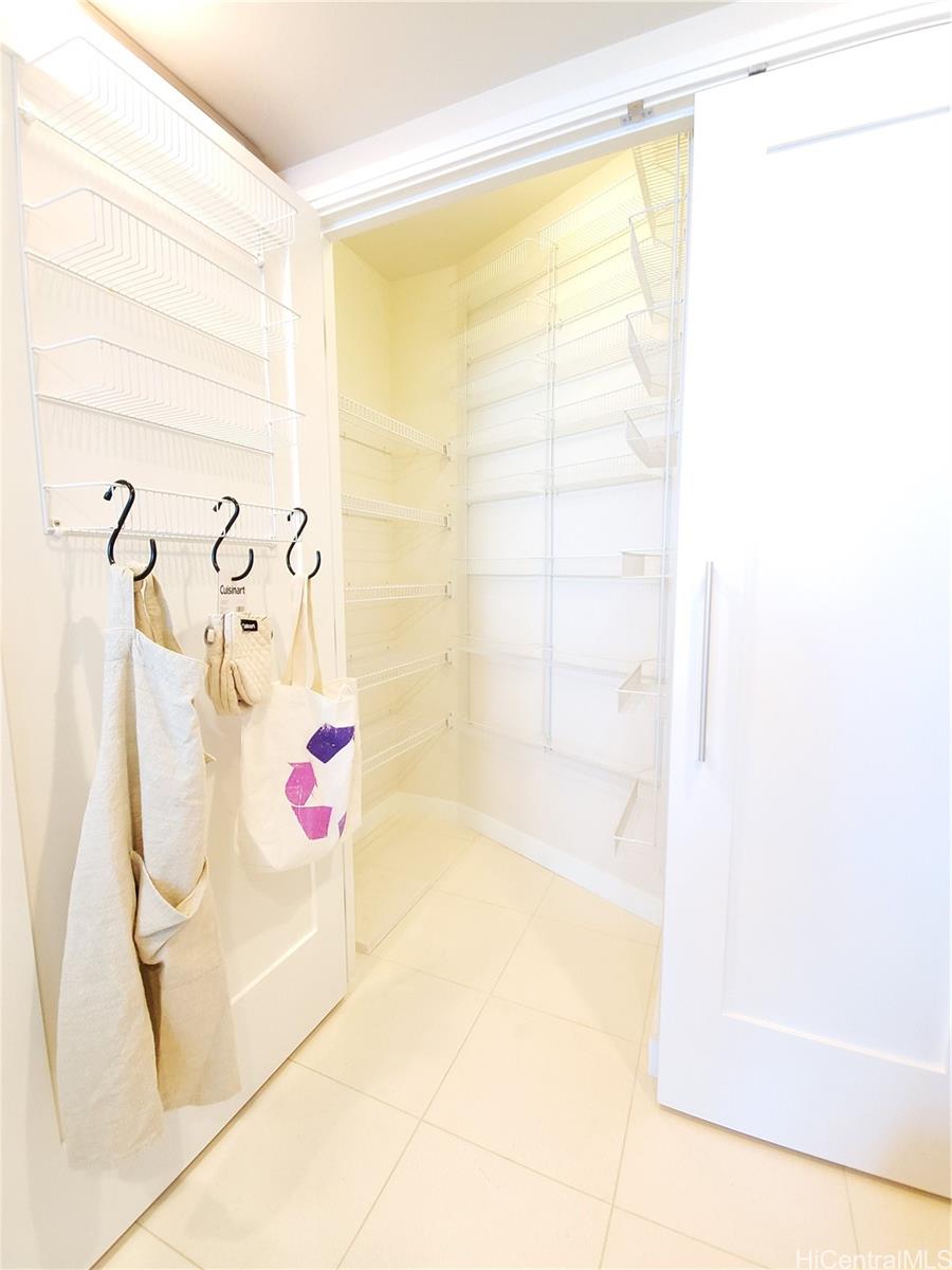 1177 Queen Street  Unit 3205