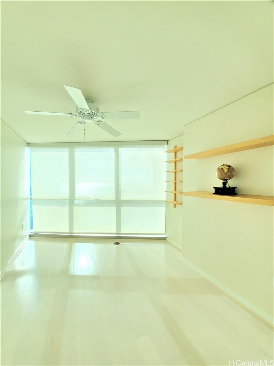 1177 Queen Street  Unit 3205
