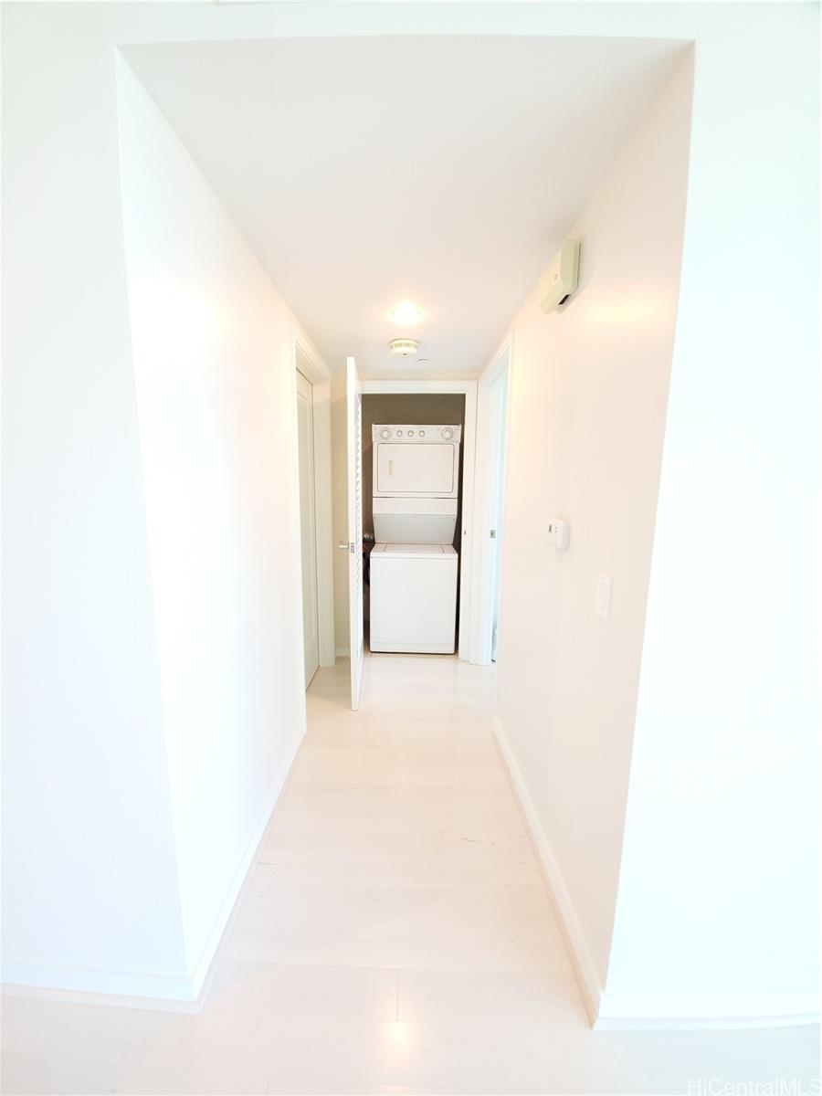 1177 Queen Street  Unit 3205