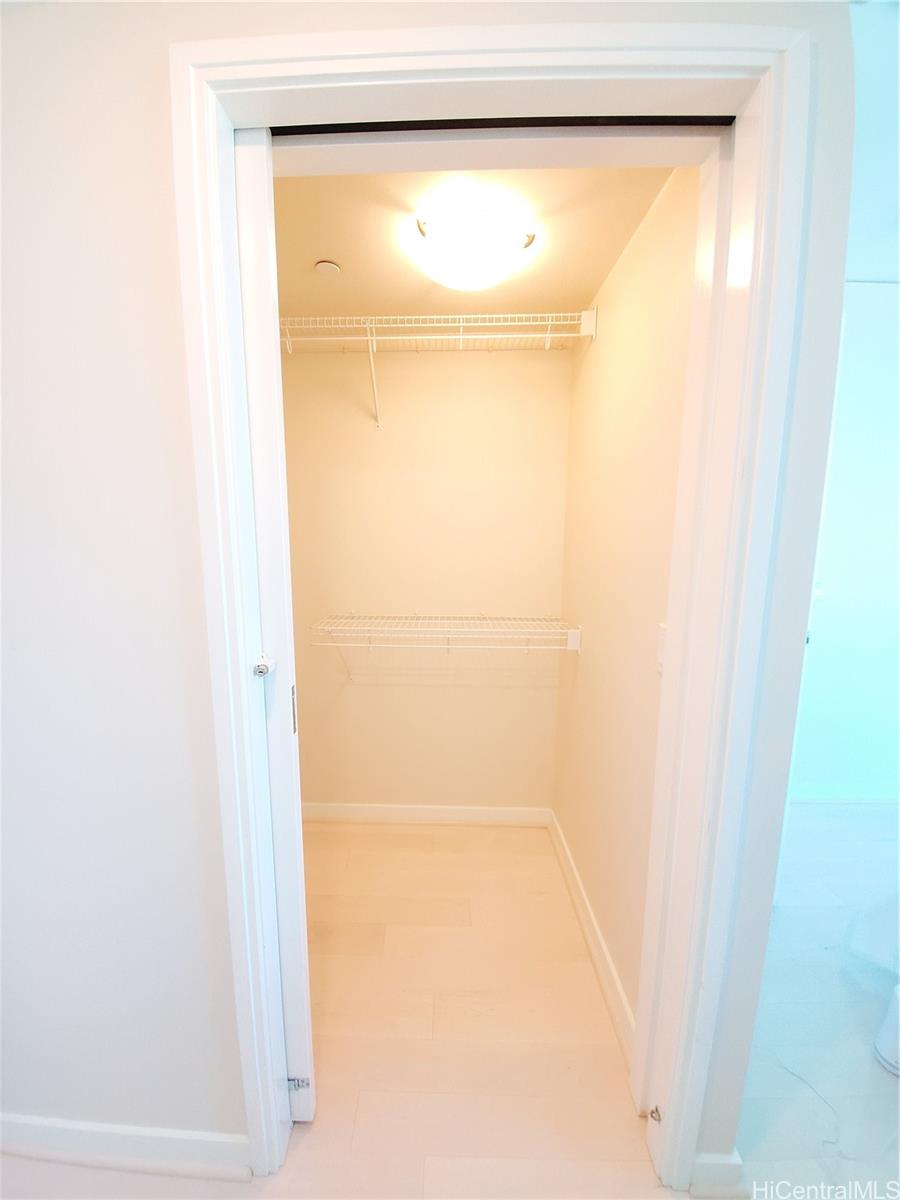 1177 Queen Street  Unit 3205