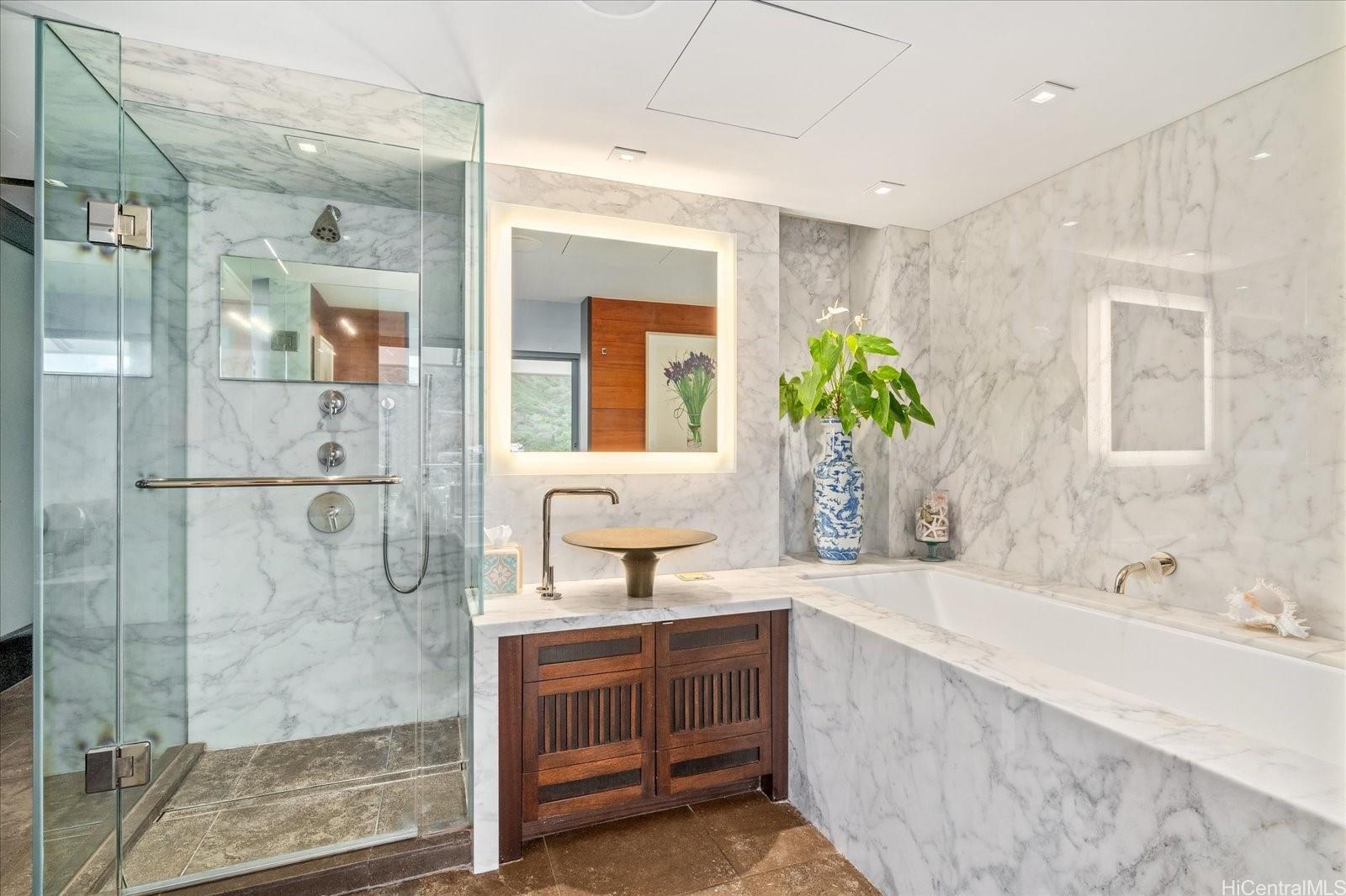 2979 Kalakaua Avenue  Unit 904