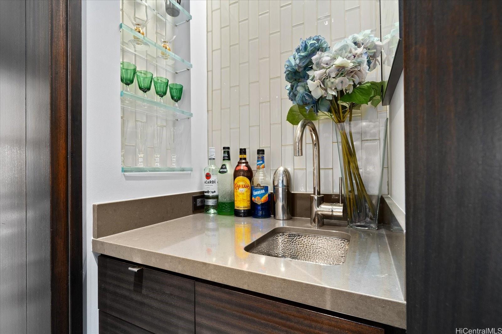 2979 Kalakaua Avenue  Unit 904