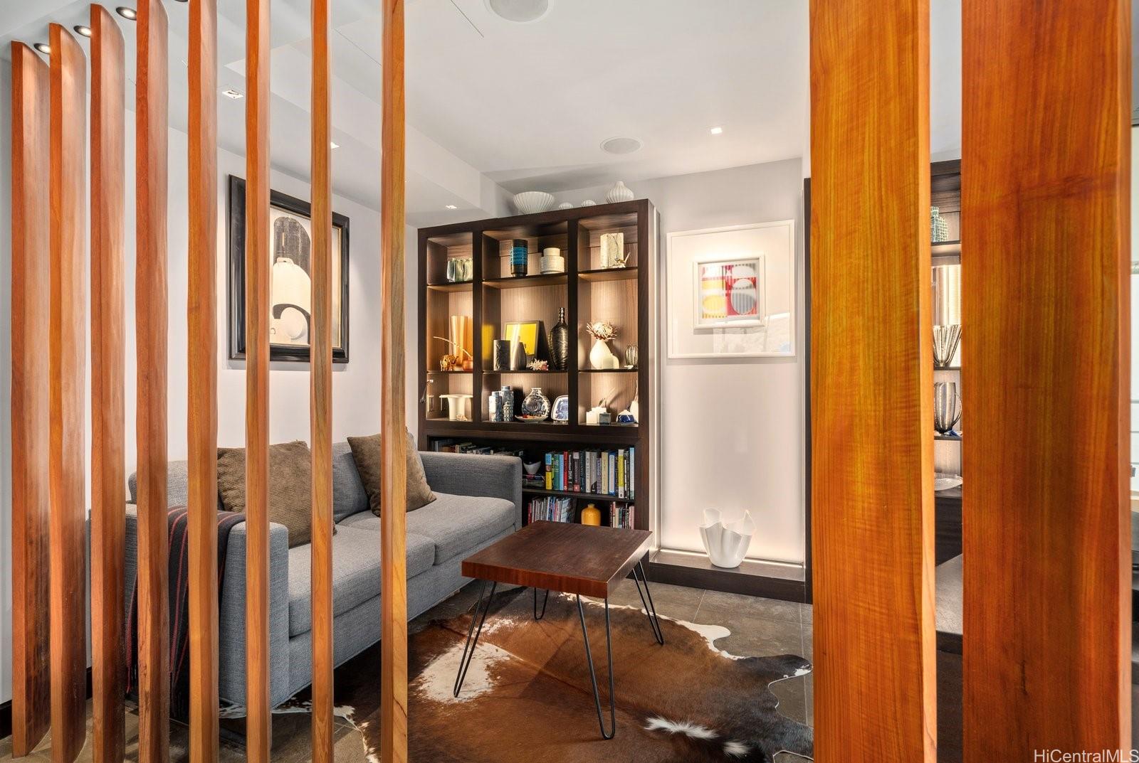 2979 Kalakaua Avenue  Unit 904