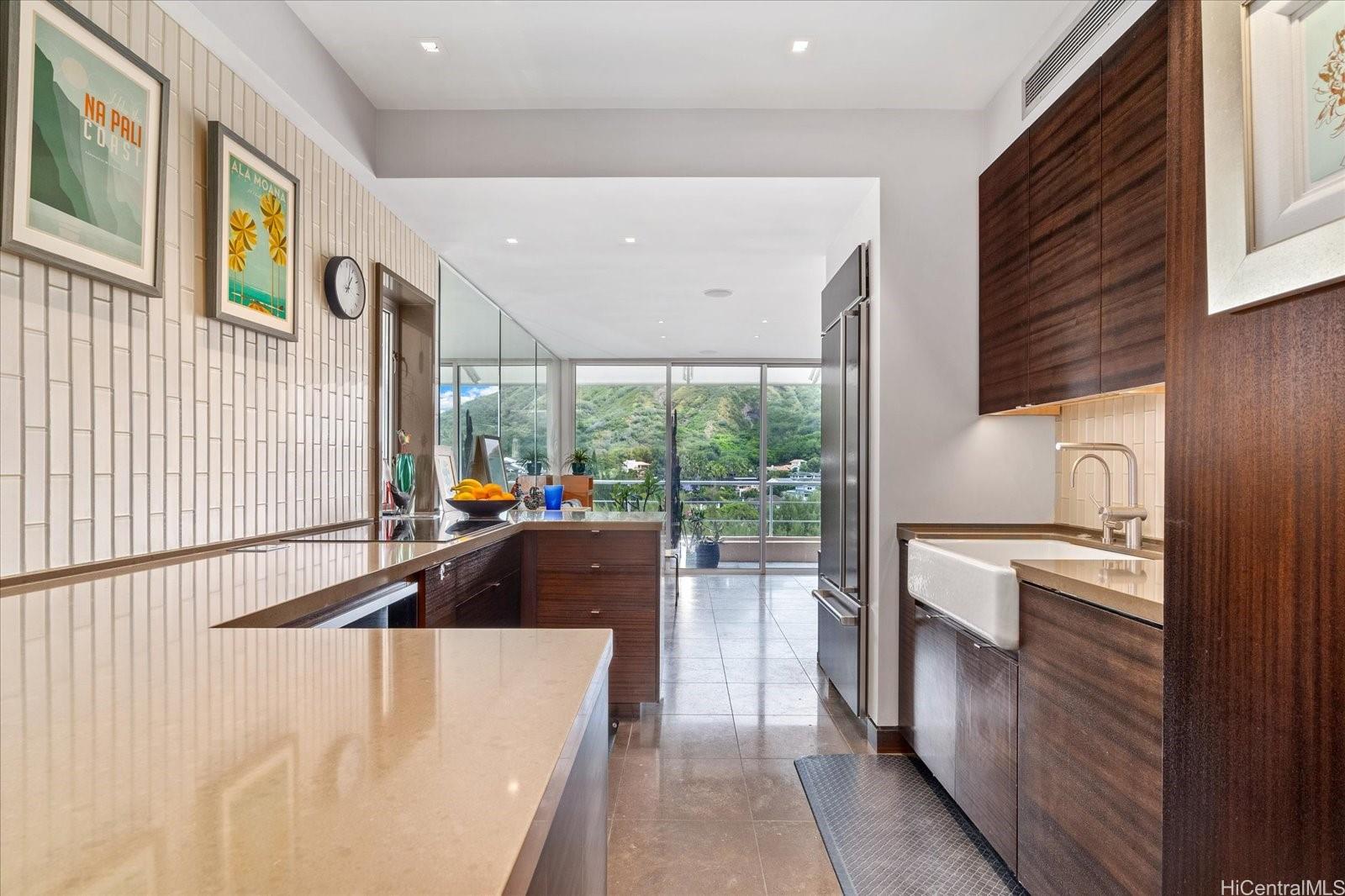 2979 Kalakaua Avenue  Unit 904