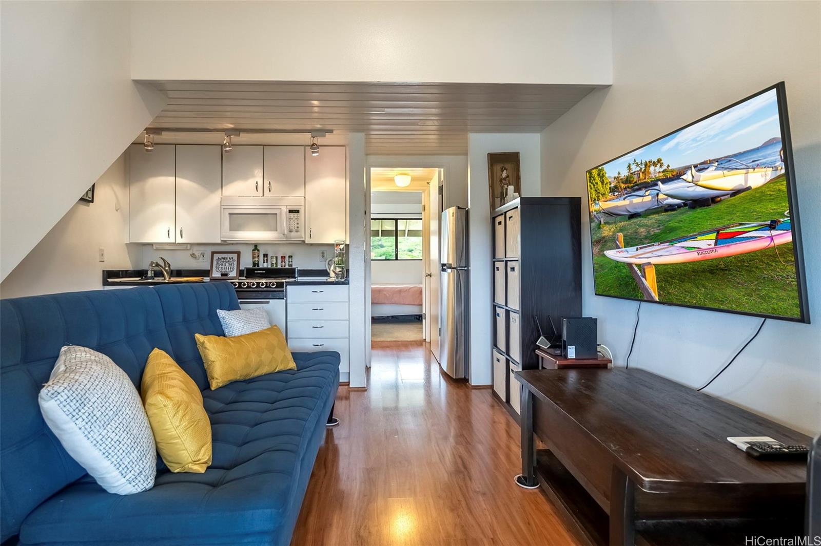 2860 Waialae Avenue  Unit PH3