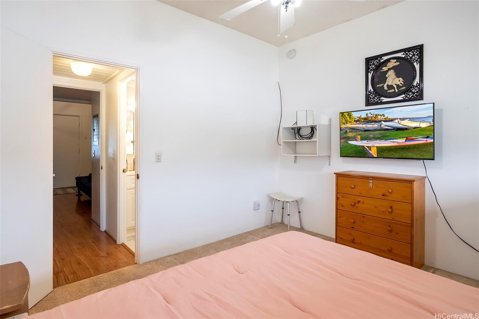 2860 Waialae Avenue  Unit PH3
