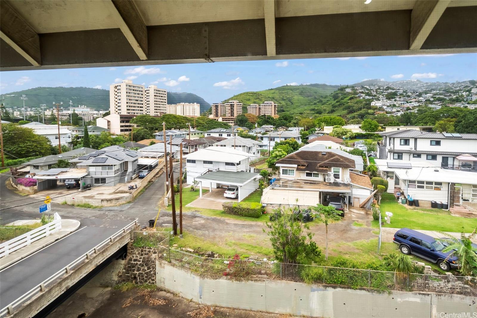 2860 Waialae Avenue  Unit PH3