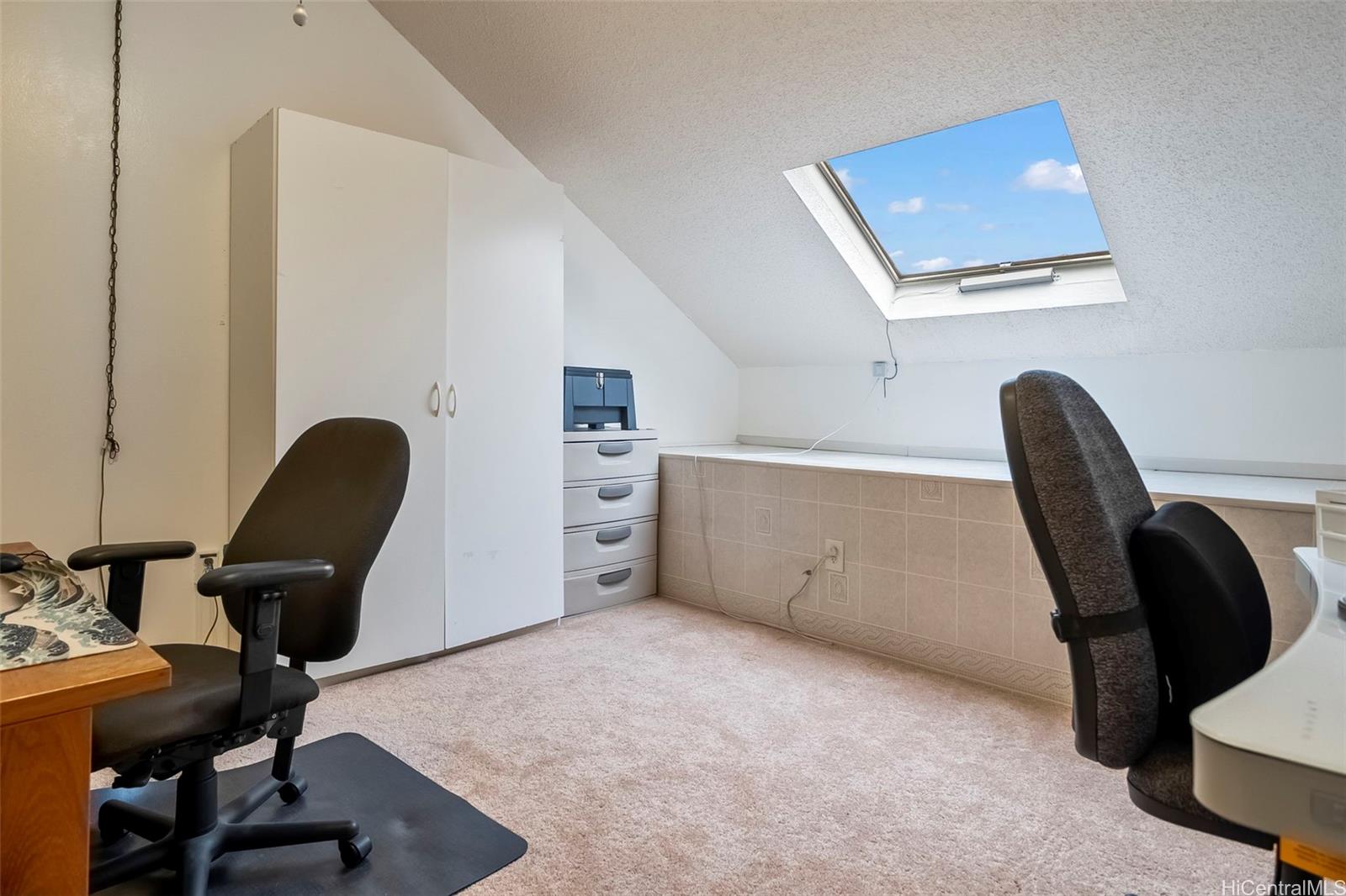 2860 Waialae Avenue  Unit PH3