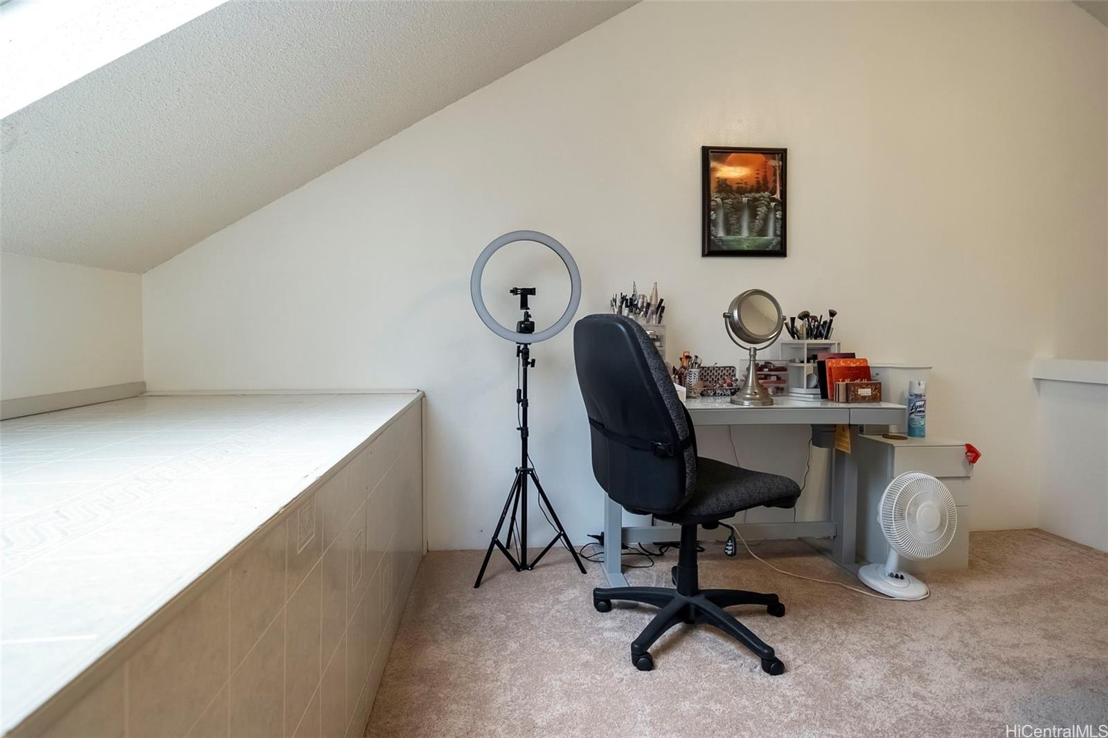 2860 Waialae Avenue  Unit PH3