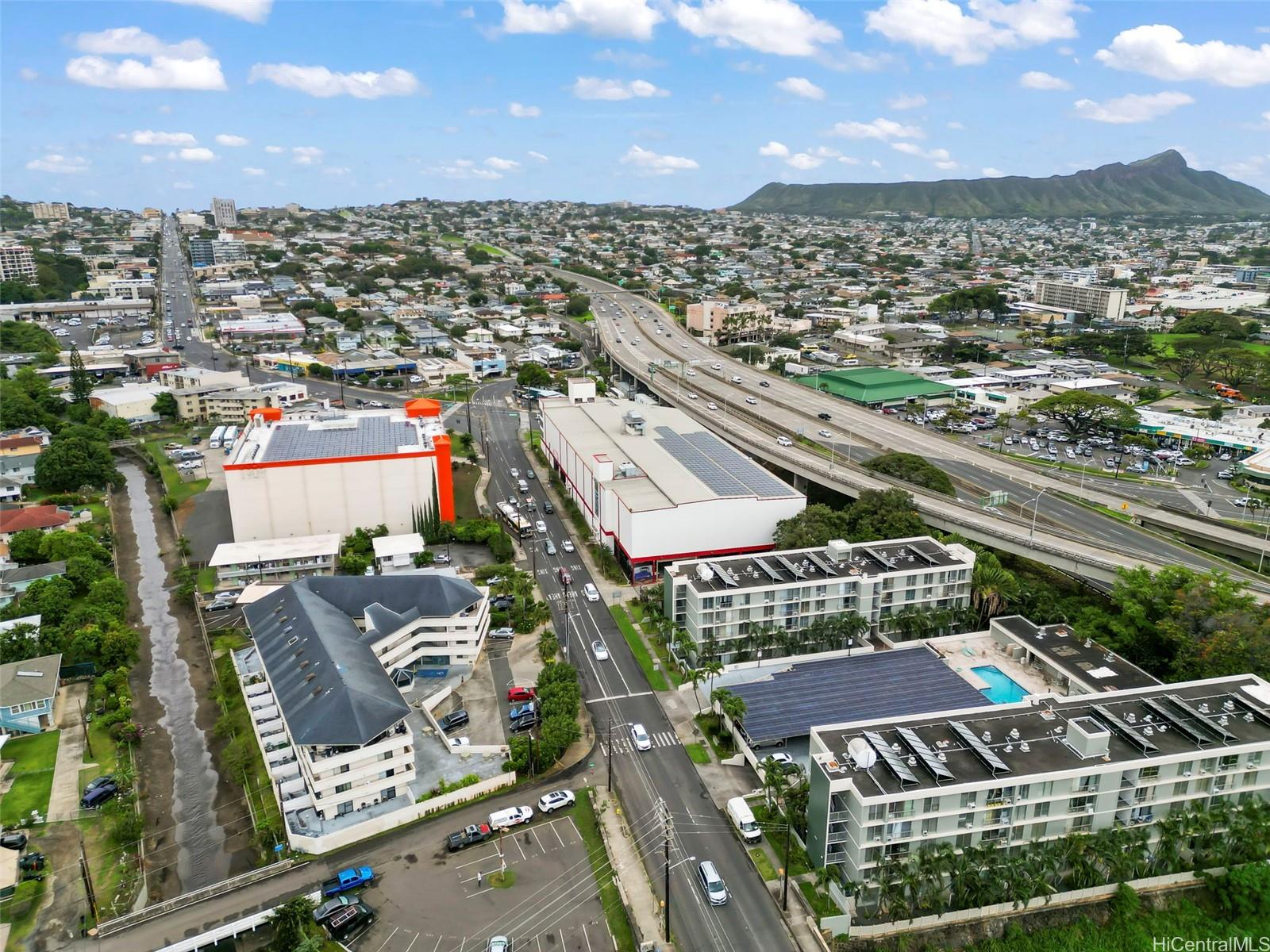 2860 Waialae Avenue  Unit PH3