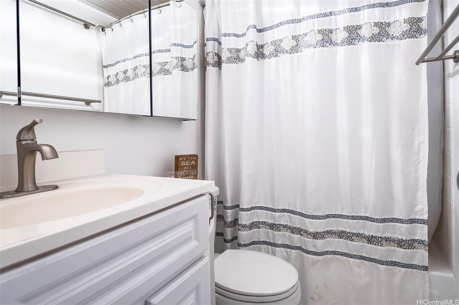 2860 Waialae Avenue  Unit PH3