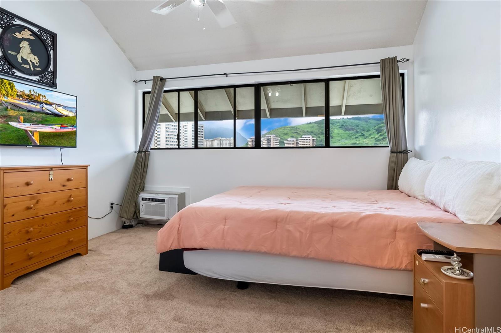 2860 Waialae Avenue  Unit PH3