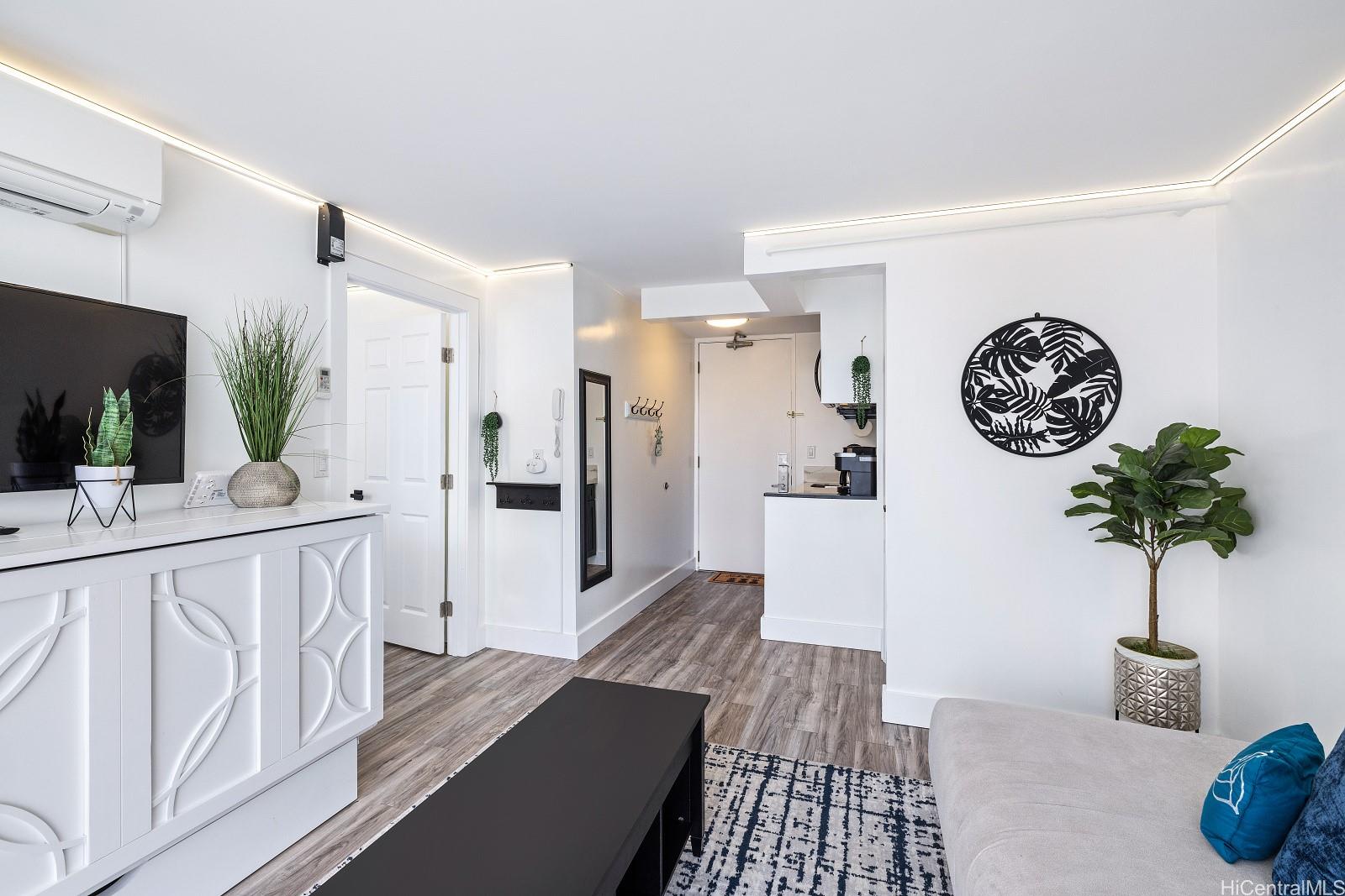 2427 Kuhio Avenue  Unit 804