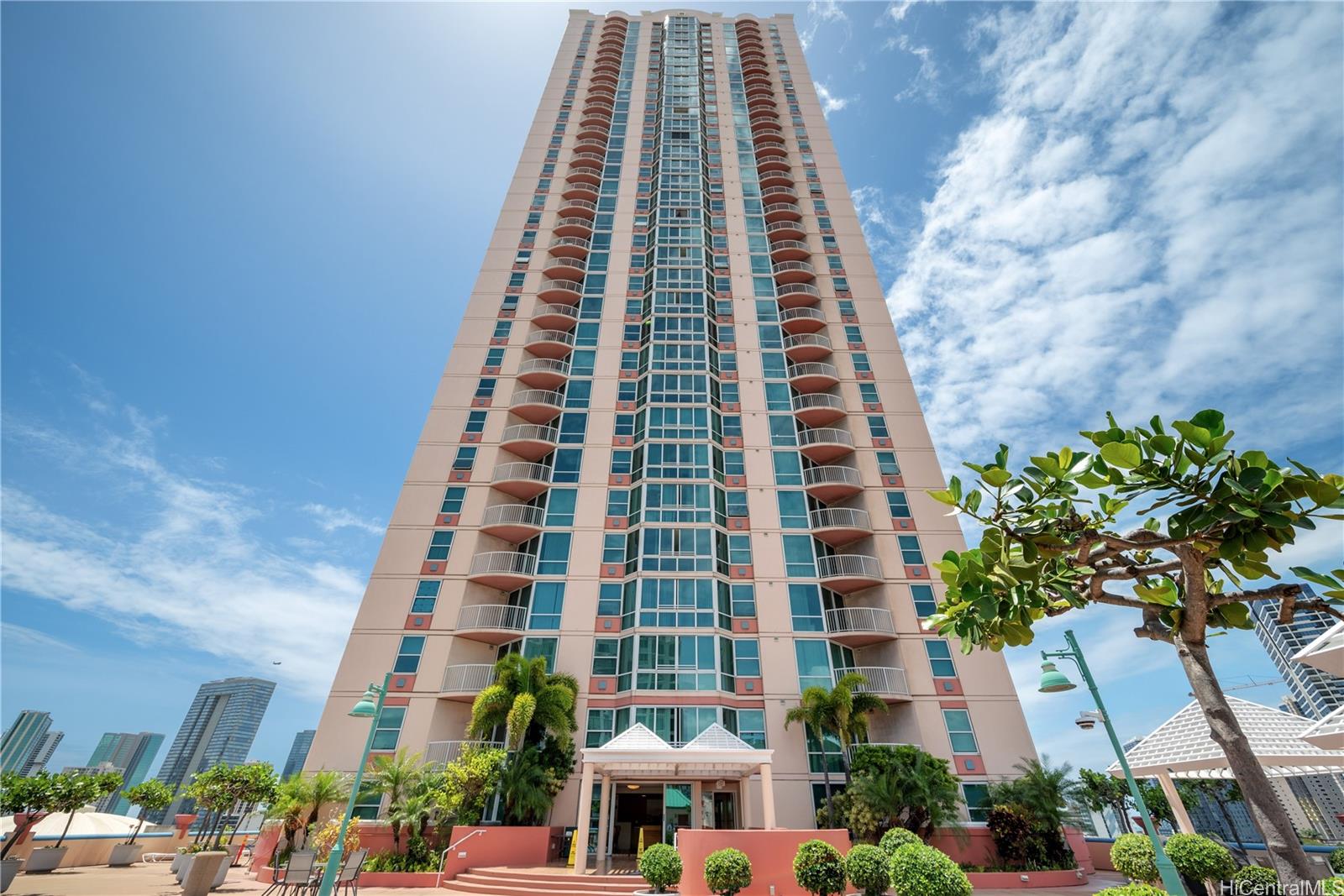 One Archer Lane 801 S King Street Unit 1401 Honolulu HI 96813 sold on