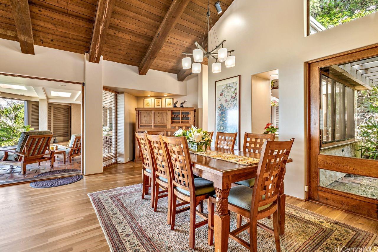 3210 Diamond Head Road  Unit 4
