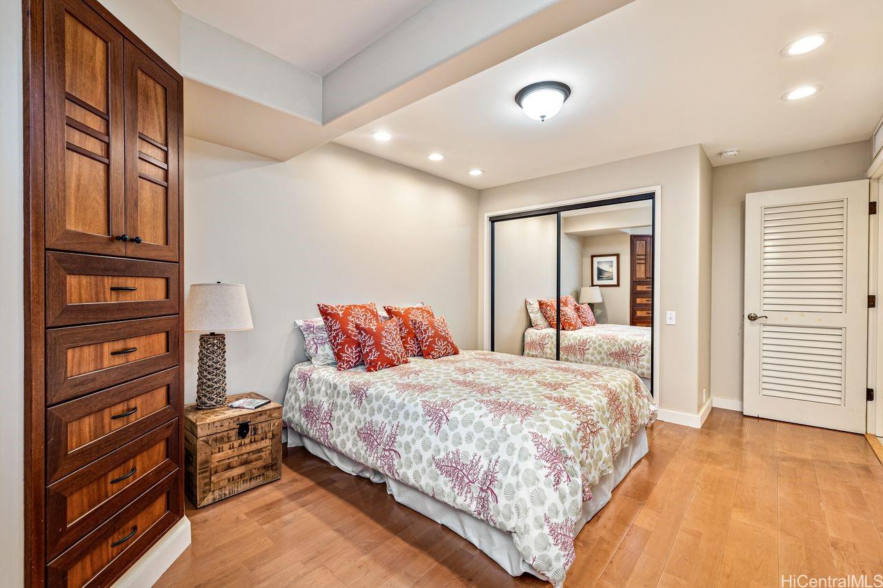 3210 Diamond Head Road  Unit 4