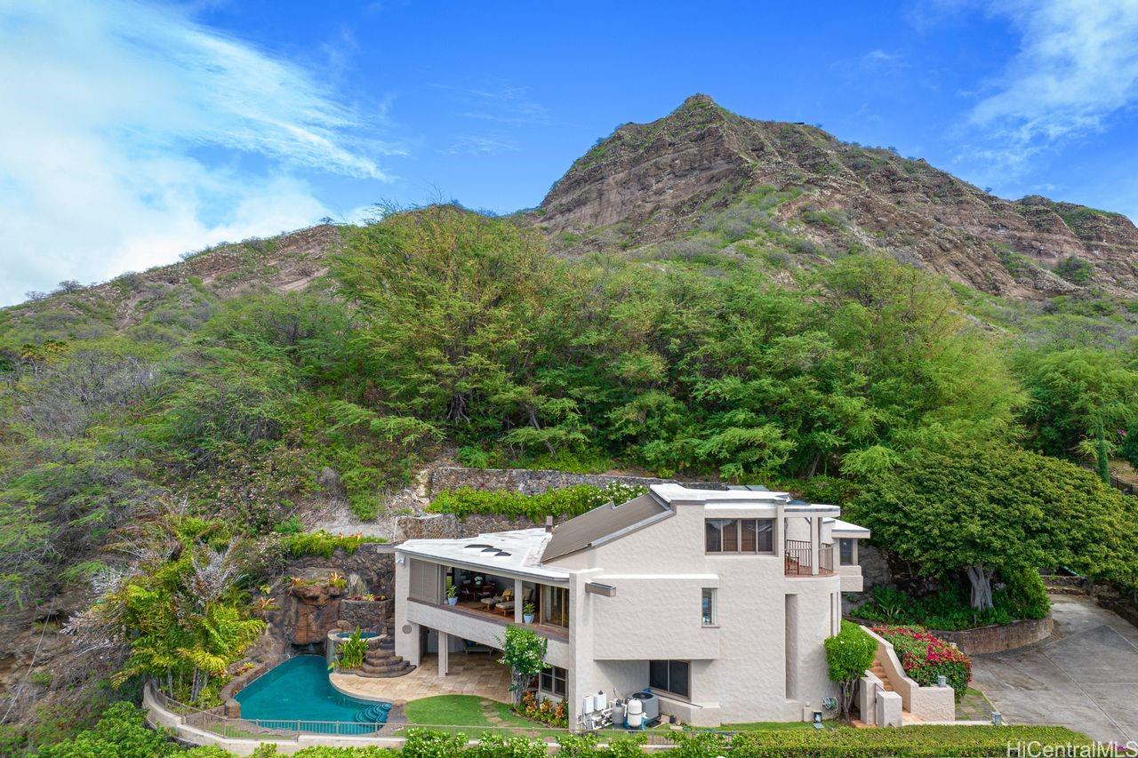 3210 Diamond Head Road  Unit 4