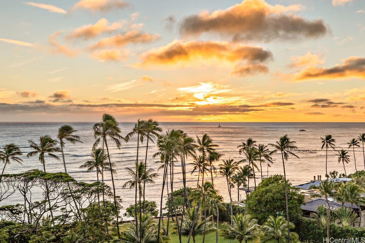 3210 Diamond Head Road  Unit 4