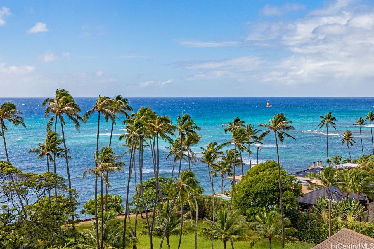 3210 Diamond Head Road  Unit 4
