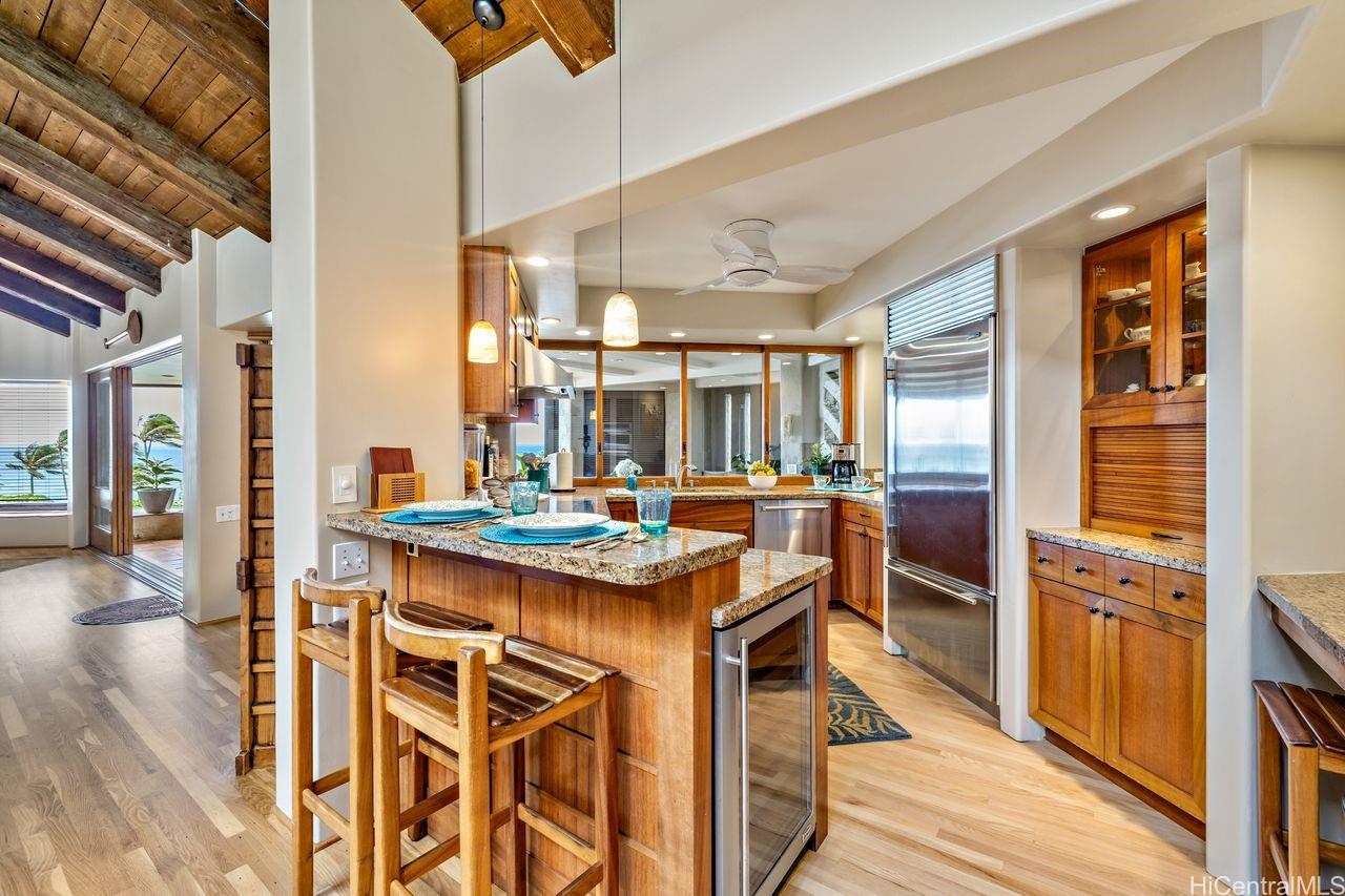 3210 Diamond Head Road  Unit 4
