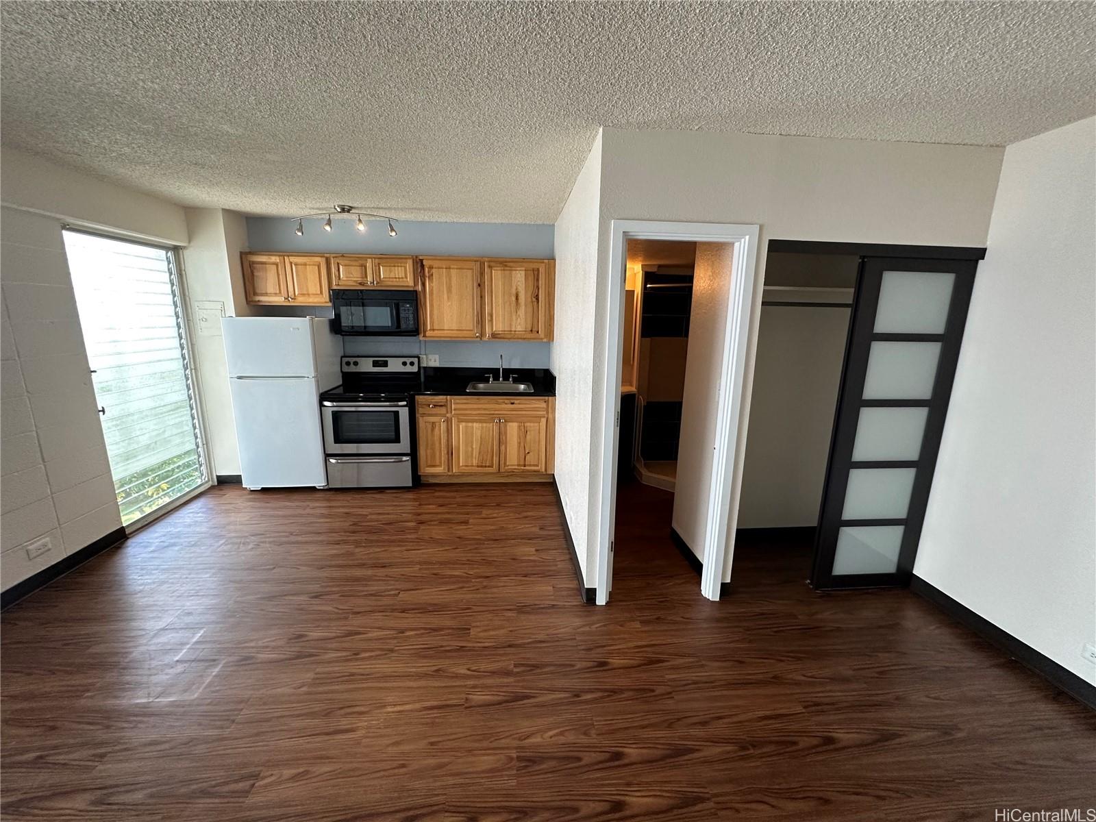 Photo 5 of 22