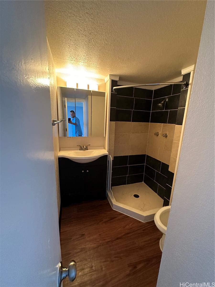 Photo 9 of 22
