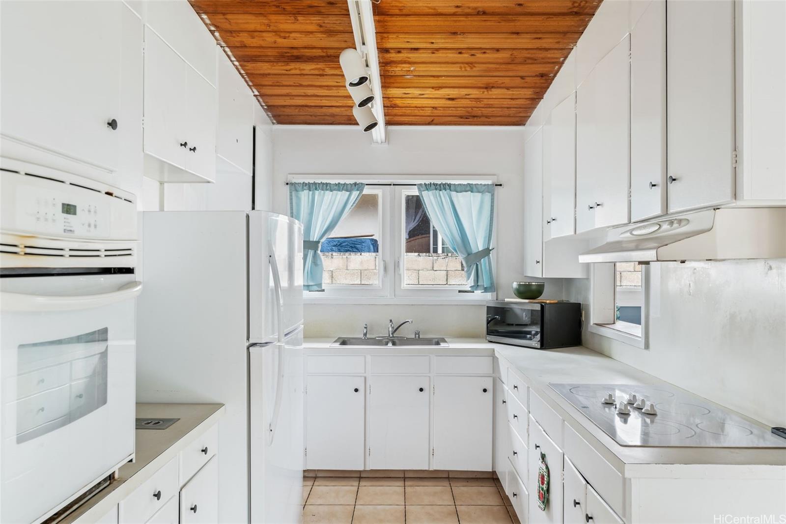 114 Kaelepulu Drive