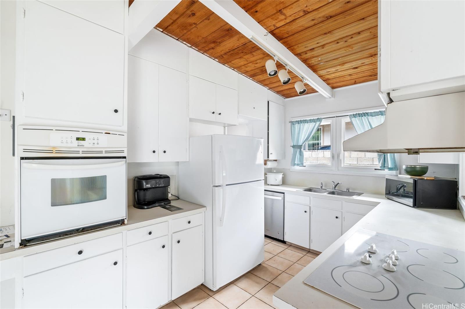 114 Kaelepulu Drive
