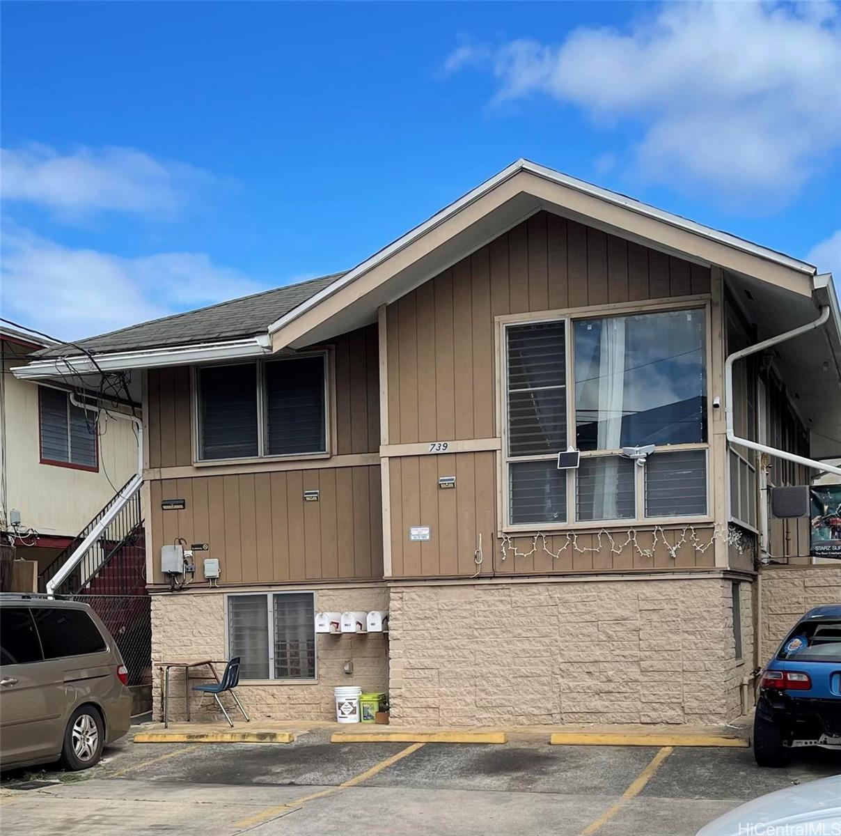 739 Gulick Avenue Unit B Honolulu HI 96819 listed 06162023