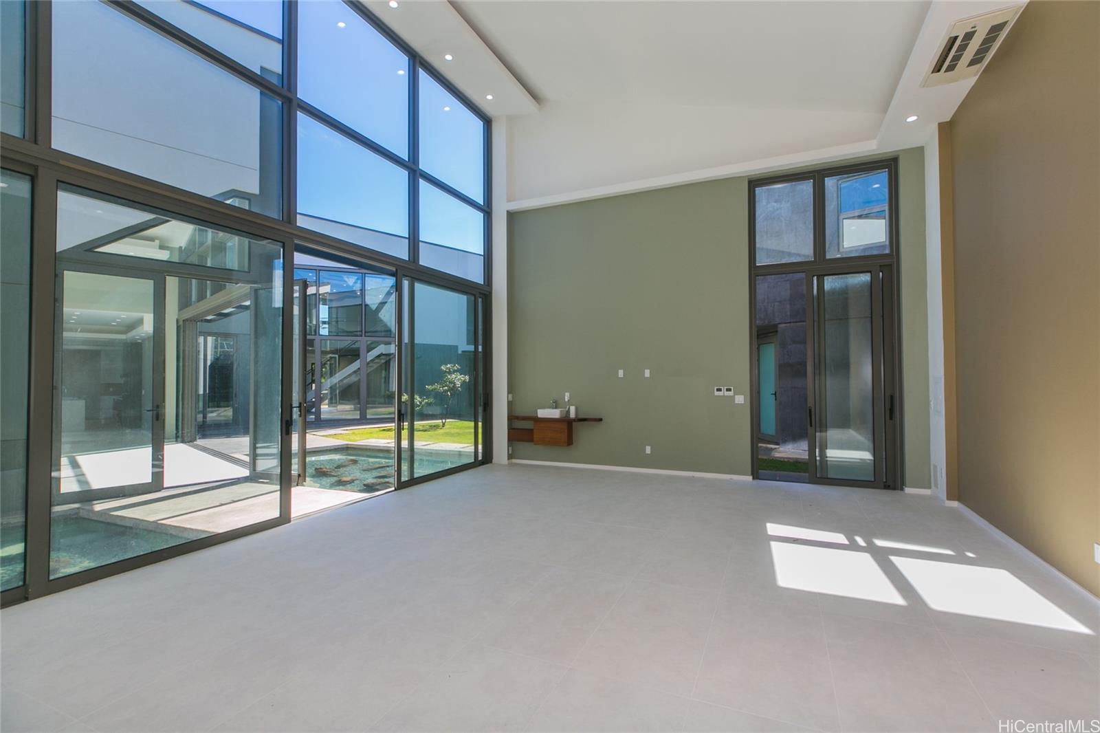 4758 Kahala Avenue