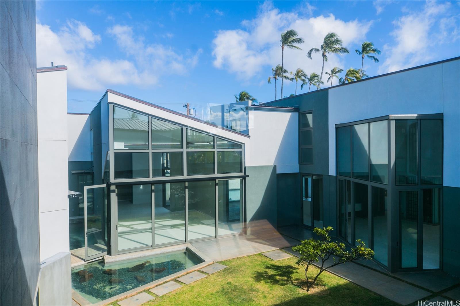 4758 Kahala Avenue