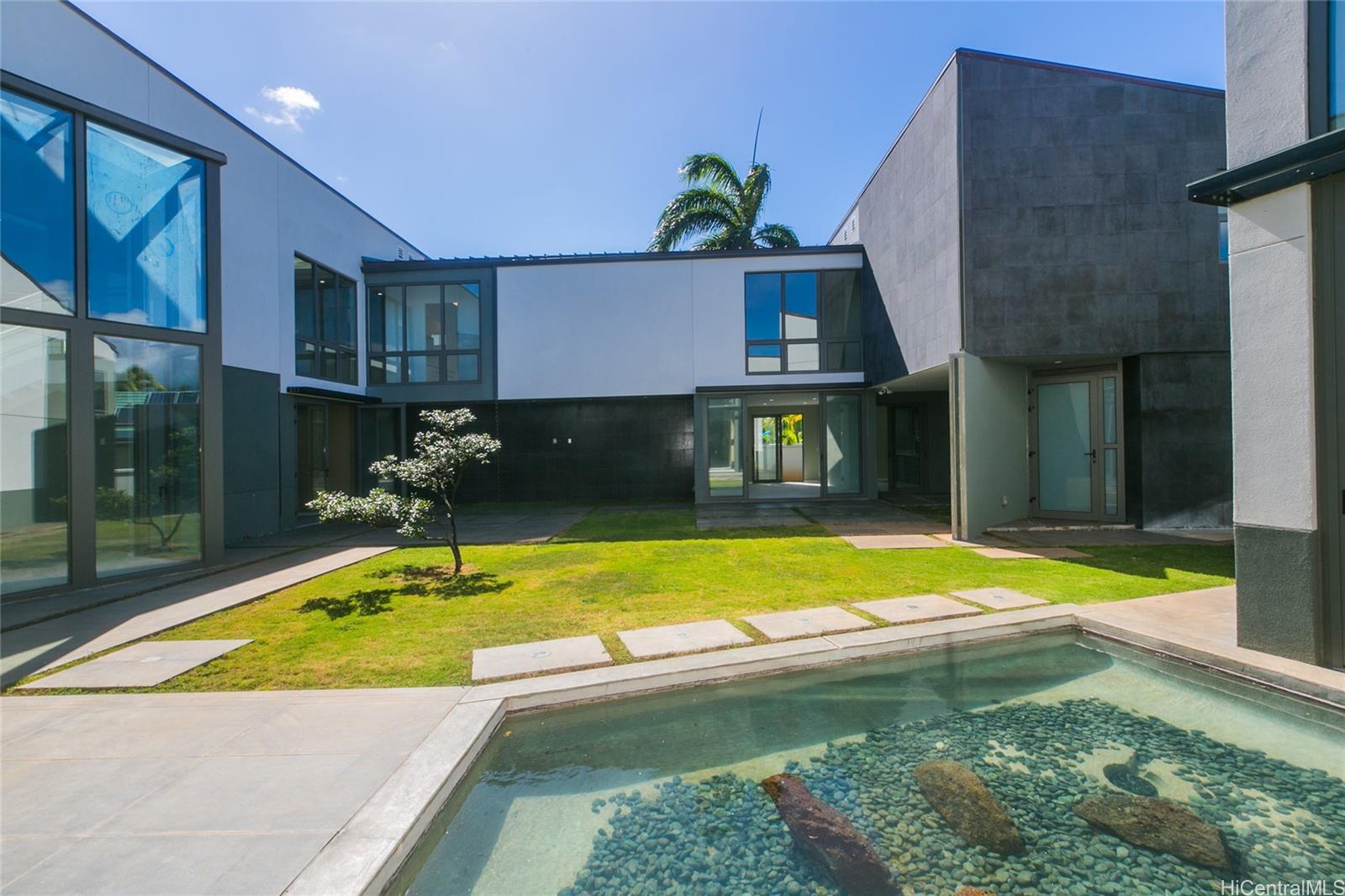 4758 Kahala Avenue