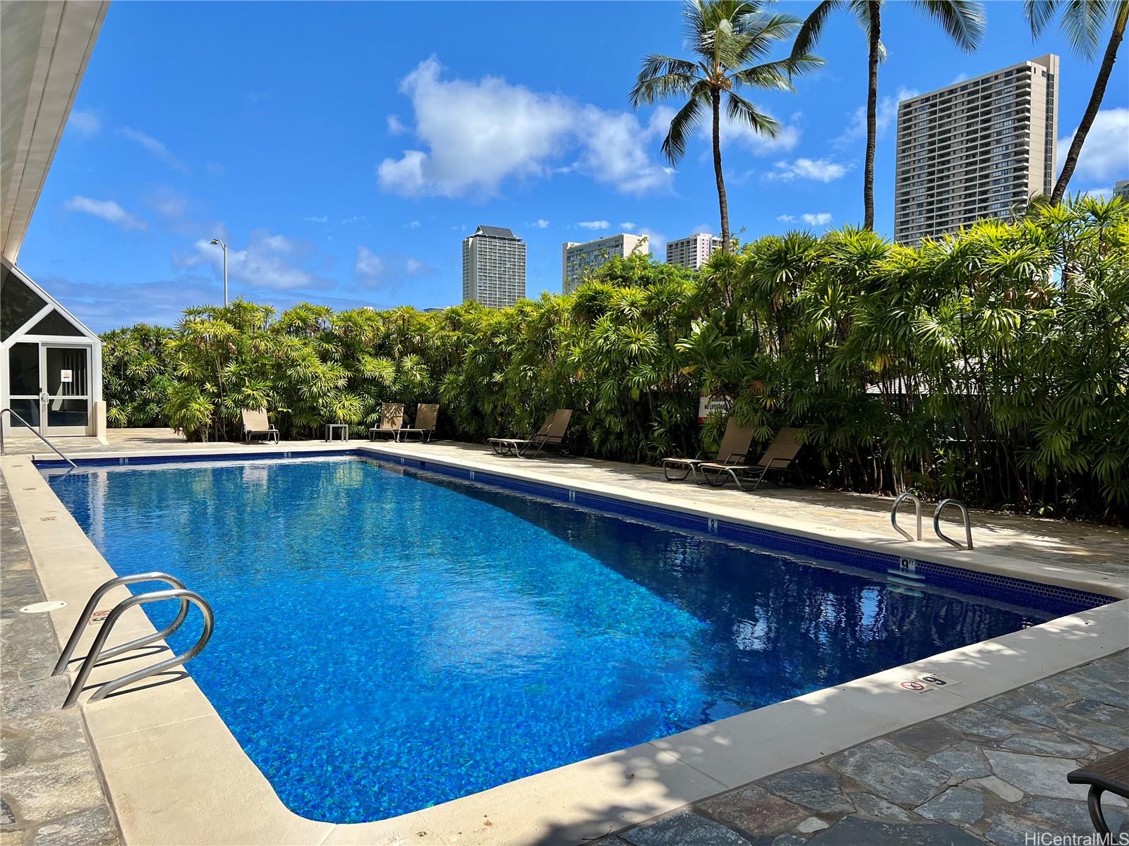 500 University Avenue  Unit 904