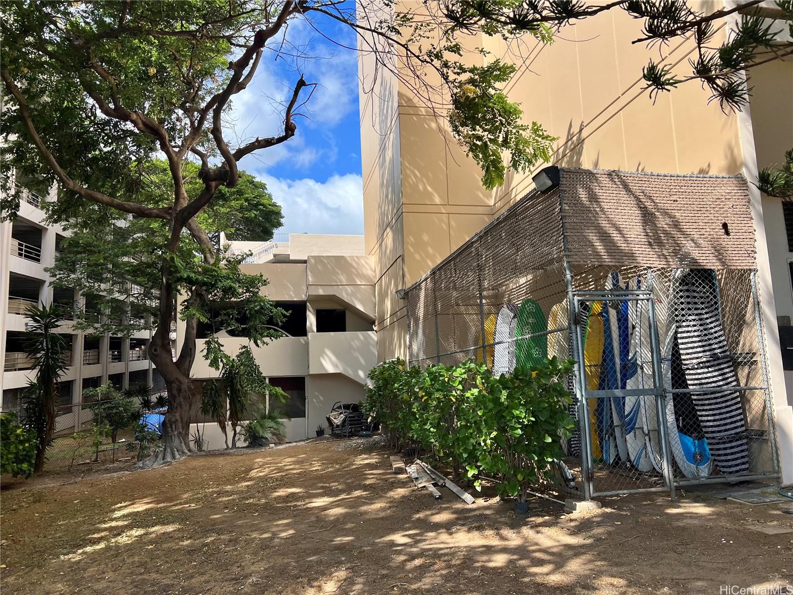 500 University Avenue  Unit 904