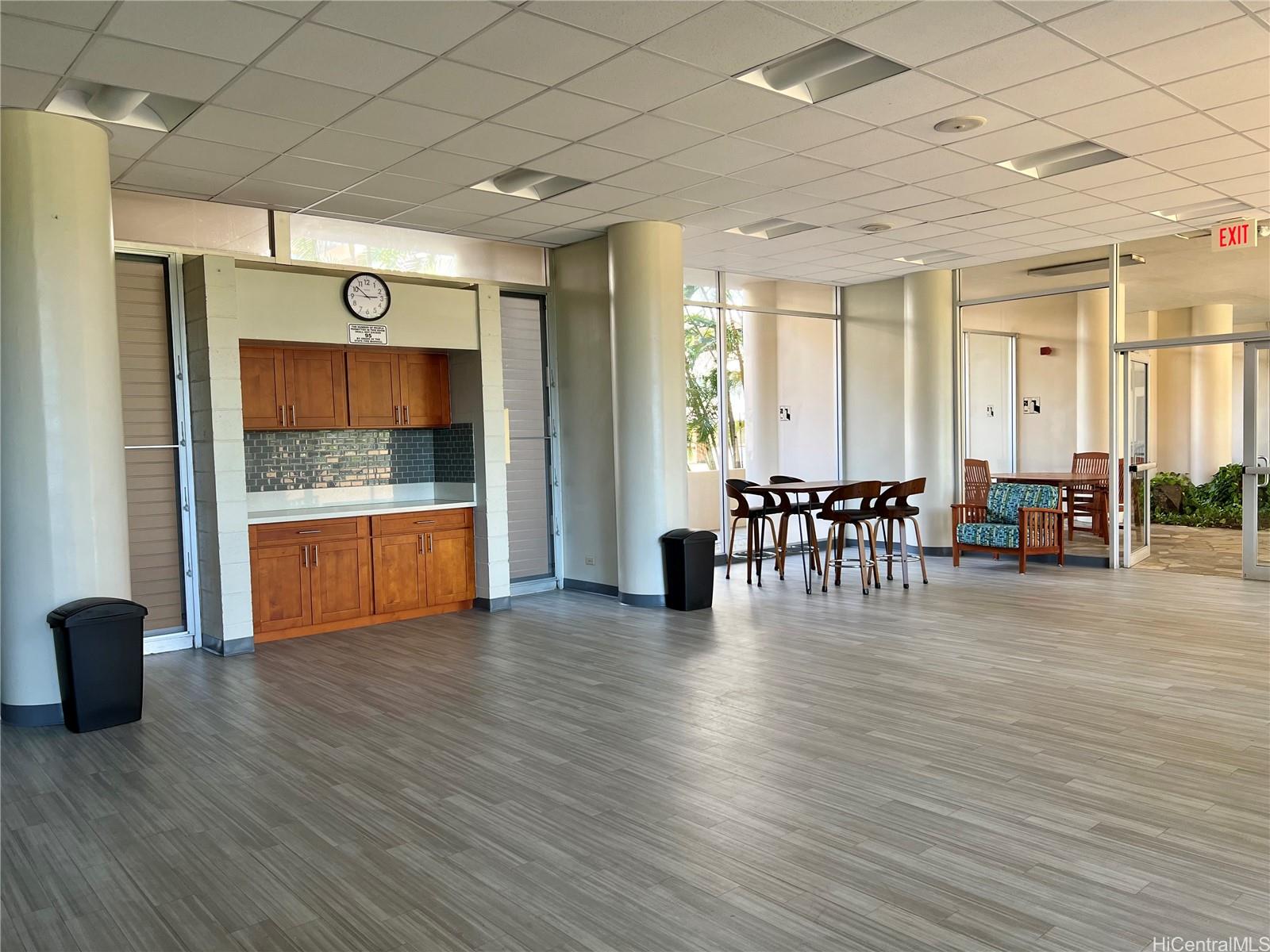 500 University Avenue  Unit 904