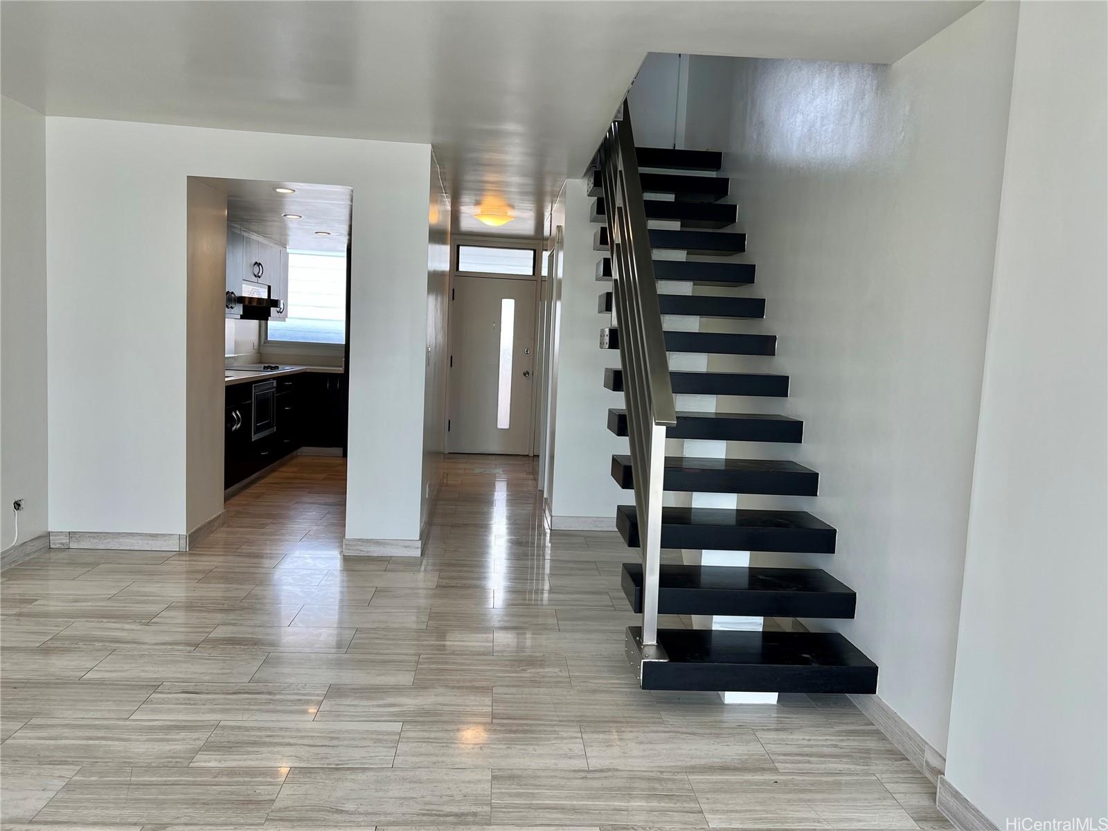 500 University Avenue  Unit 904