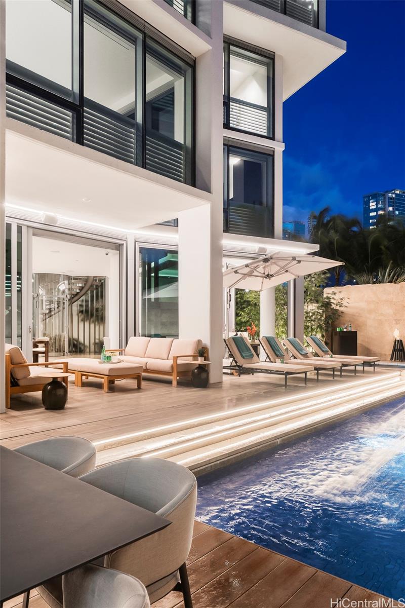1118 Ala Moana Boulevard  Unit V 1/6