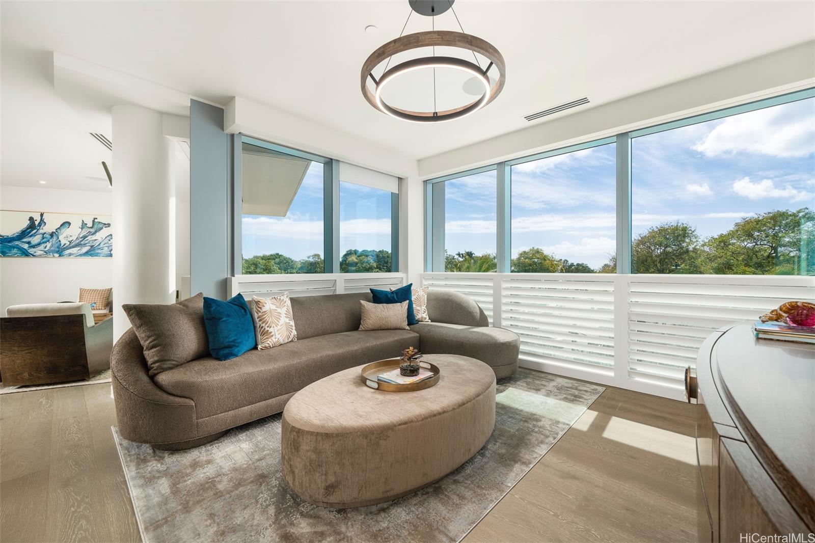 1118 Ala Moana Boulevard  Unit V 1/6