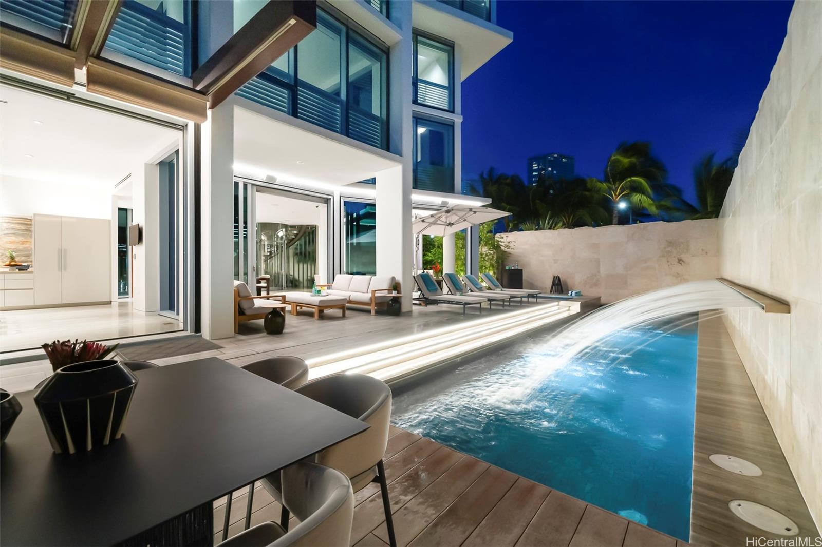1118 Ala Moana Boulevard  Unit V 1/6
