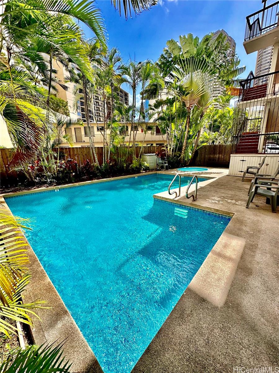1863 Kaioo Drive  Unit 404